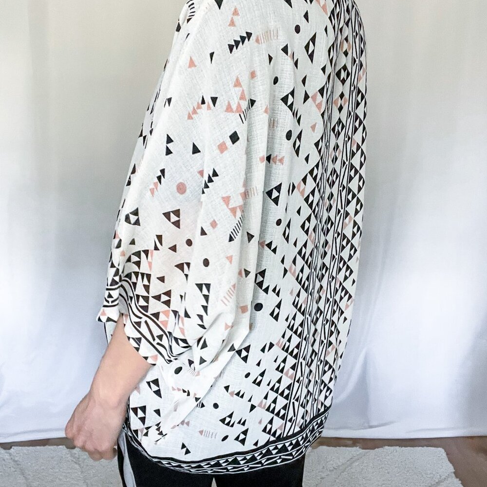 Ecote Women's Black Pink Ikat Shawl Kimono